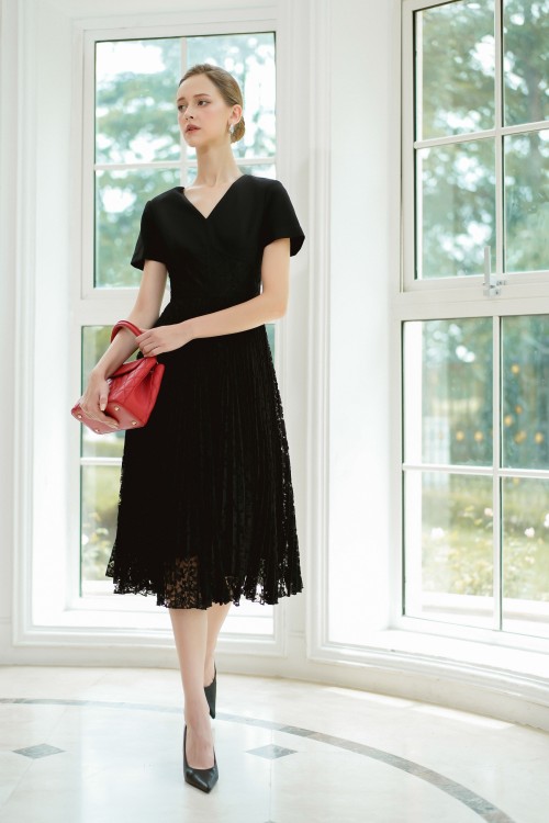 Sixdo Black Pleated Lace Flared Dress